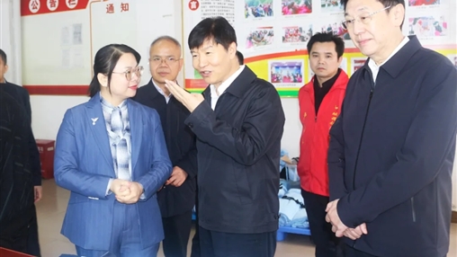 廣西壯族自治區(qū)黨委委員、常委、副書記劉小明蒞臨百裕集團(tuán)環(huán)江車間調(diào)研