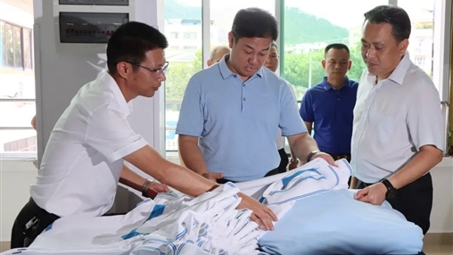 梧州市市委常委、統(tǒng)戰(zhàn)部部長何世恰蒞臨百裕集團調研指導